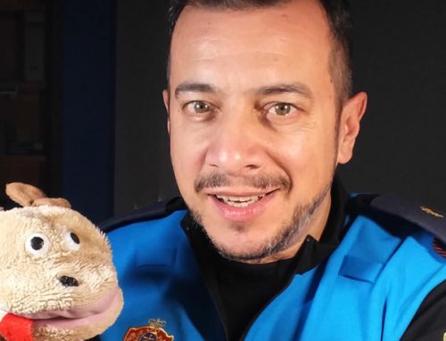 José Vázquez, el «poli marchoso», deja su sello en un encuentro iberoamericano